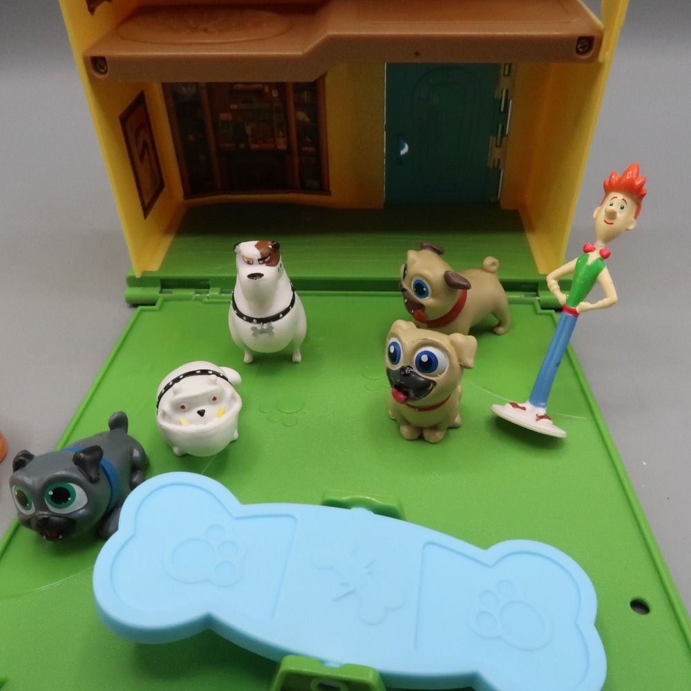 Disney Junior Puppy Dog Pals Stow N' Go Playset with Figures Yellow House 8" Lot - Picture 2 of 9